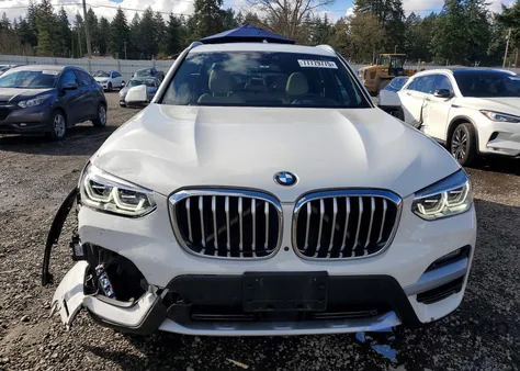 2021 BMW X3 xDrive30I z USA, uszkodzony, nr VIN 5UXTY5C08M9D85437